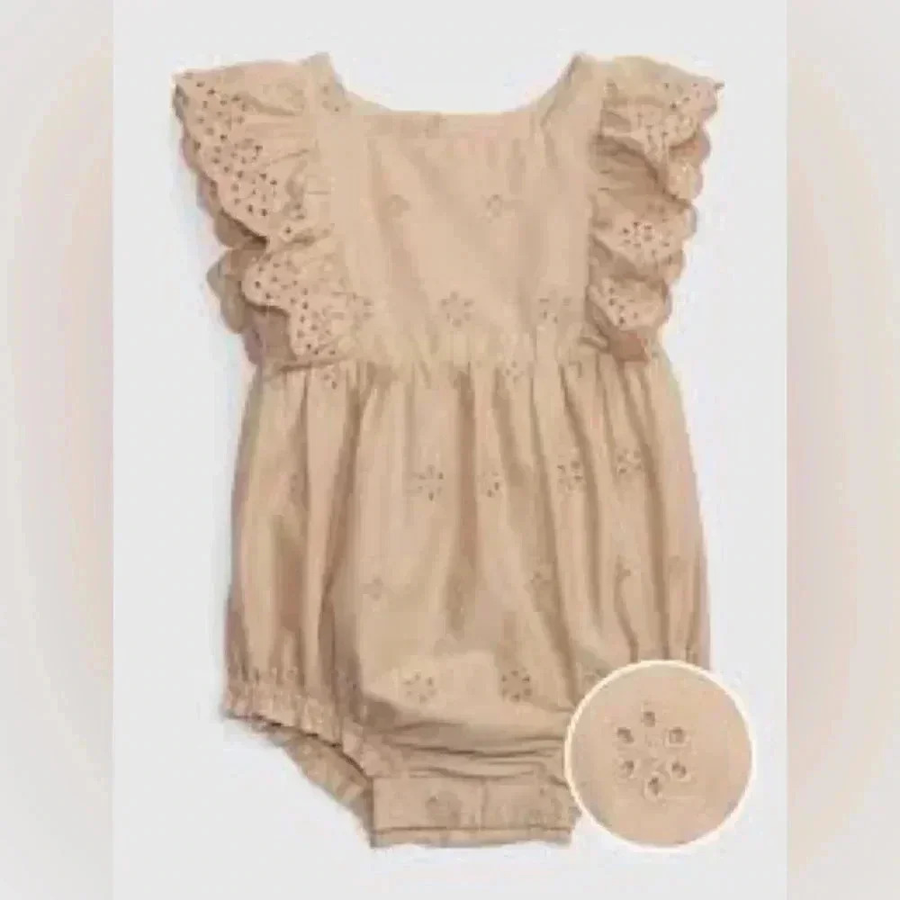 BABY GAP Baby Eyelet Bubble Shorty One-Piece‎ 12-18months